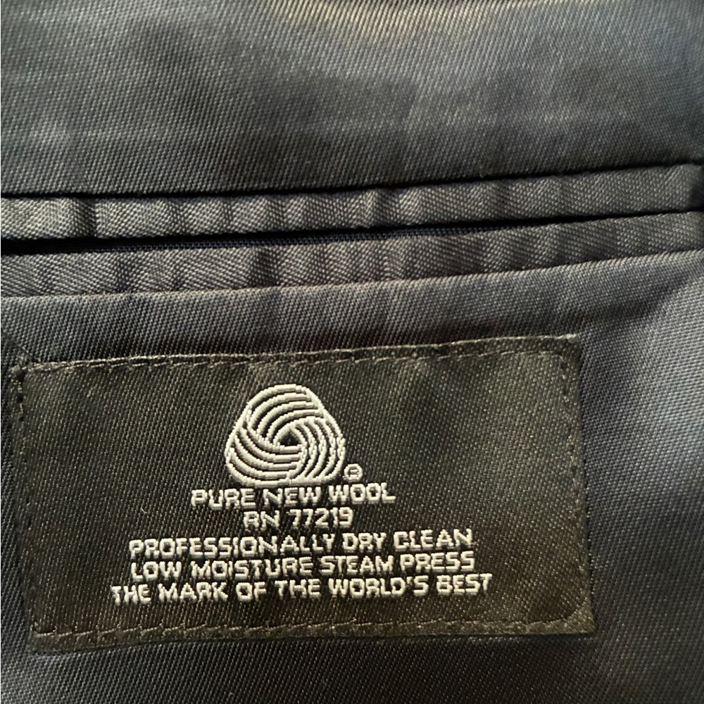 Elegant men’s classic navy blue sports jacket with Gold Buttons - Picture 4 of 5